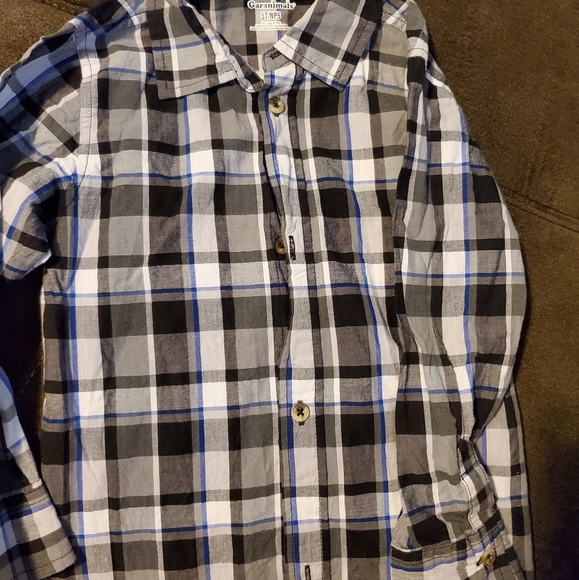 Boys button down shirts! - Picture 4 of 4